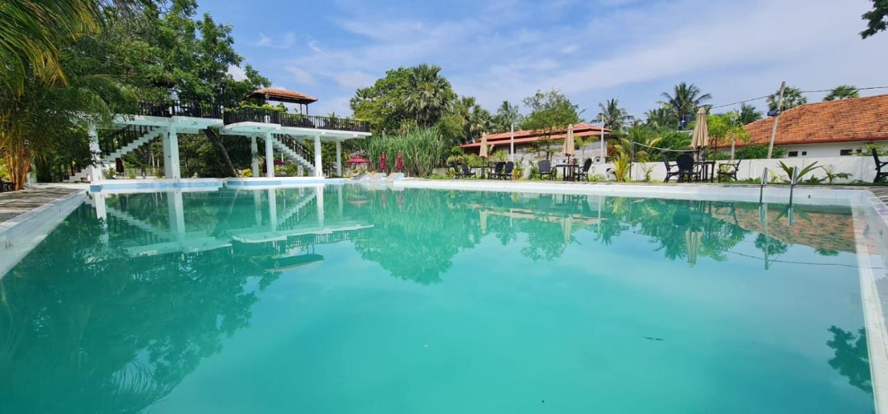 Lucky Beach Resort Trincomalee Exteriér fotografie